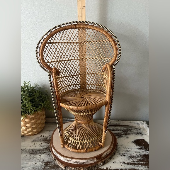 Vintage Wicker Peacock Fan Back Rattan Chair 16” Plant Stand or Doll Boho EVC - Picture 7 of 10